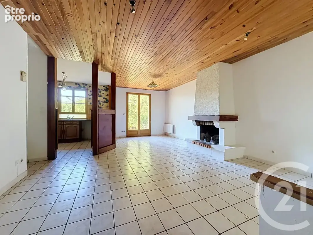 Maison 6 pièces 104 m² à vendre à Donnemarie-Dontilly (77520) - photo 2