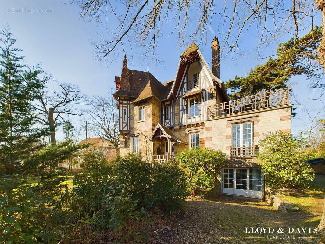 Maison à LE VESINET