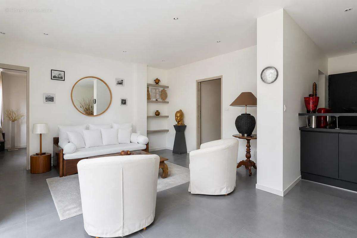 Maison rénovée de 285 m² avec 3 logements à Tourcoing - photo 8