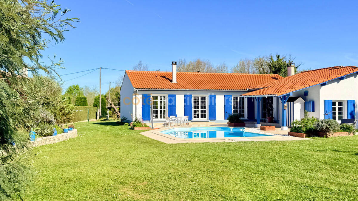 Maison à SAINT-ETIENNE-DE-TULMONT