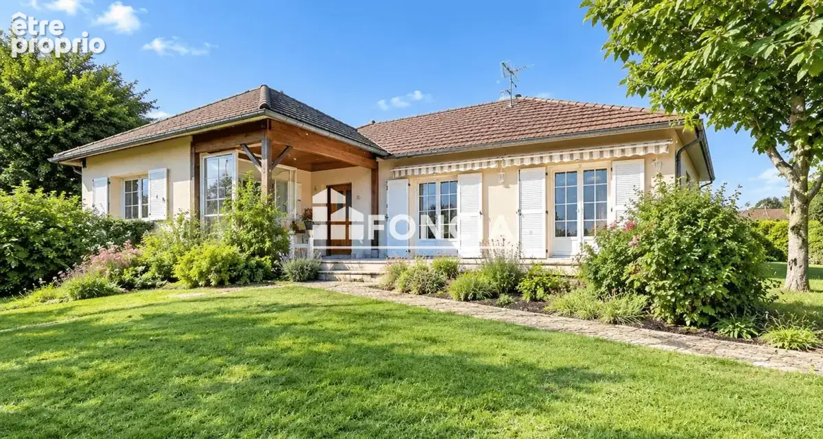 Saint-André-sur-Vieux-Jonc – Maison familiale avec logement indépendant, double garage et terrain arboré - photo 2