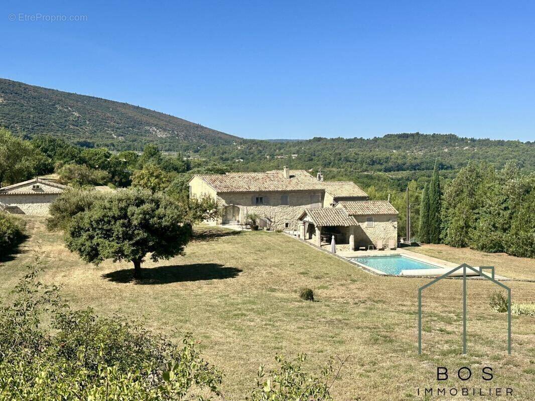 Maison à BONNIEUX