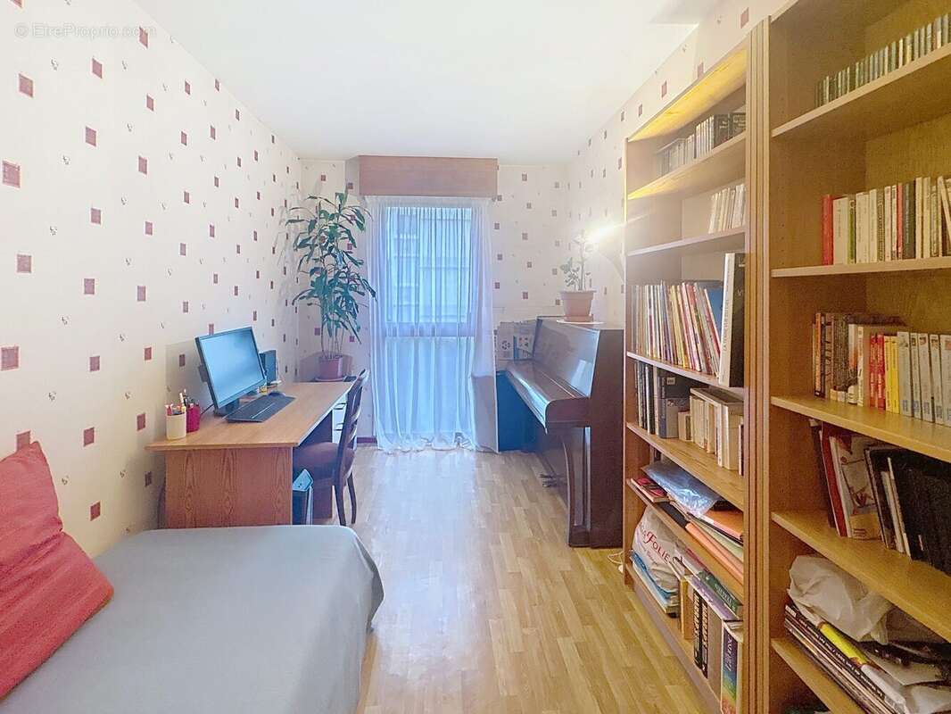 Appartement à L'HAY-LES-ROSES