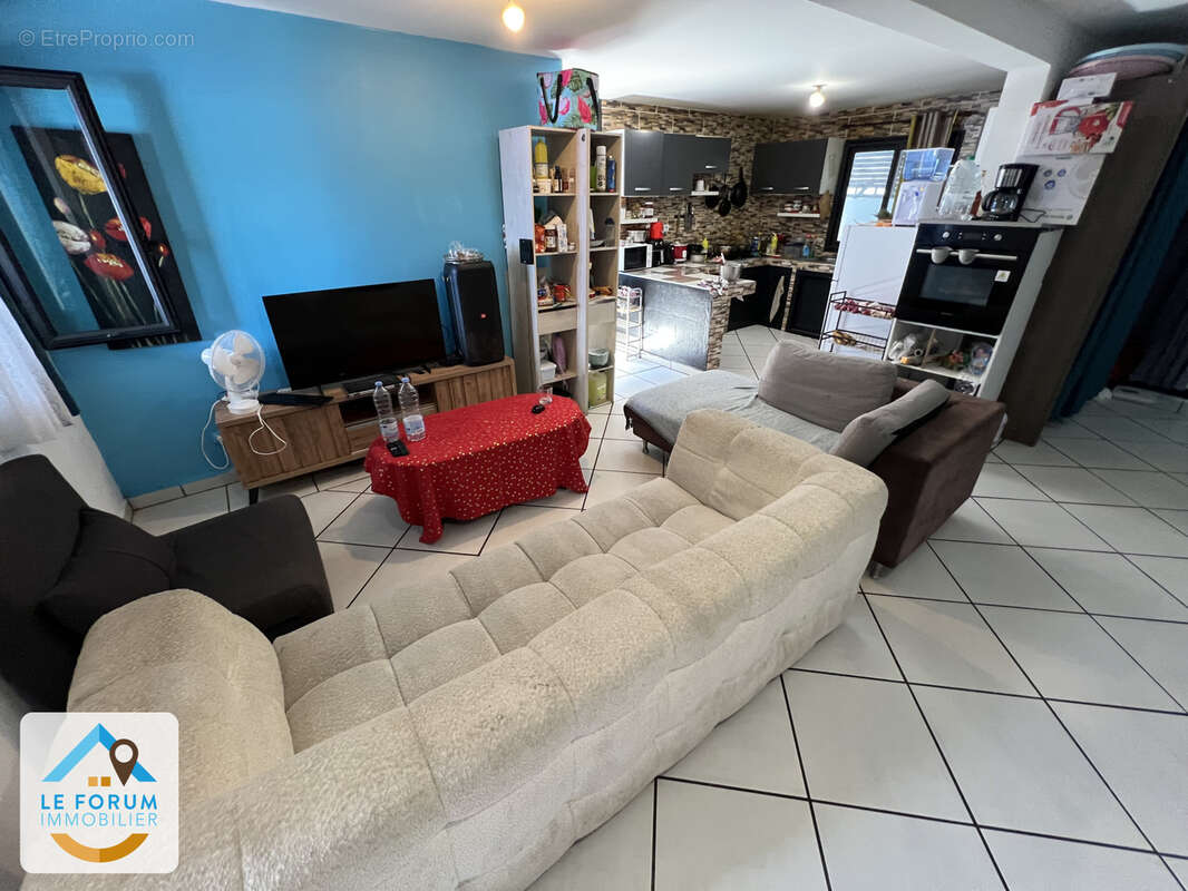 Saint pierre 97410 - ensemble immobilier avec bon rendement locatif - tout à l'égout - secteur privilégié - photo 3