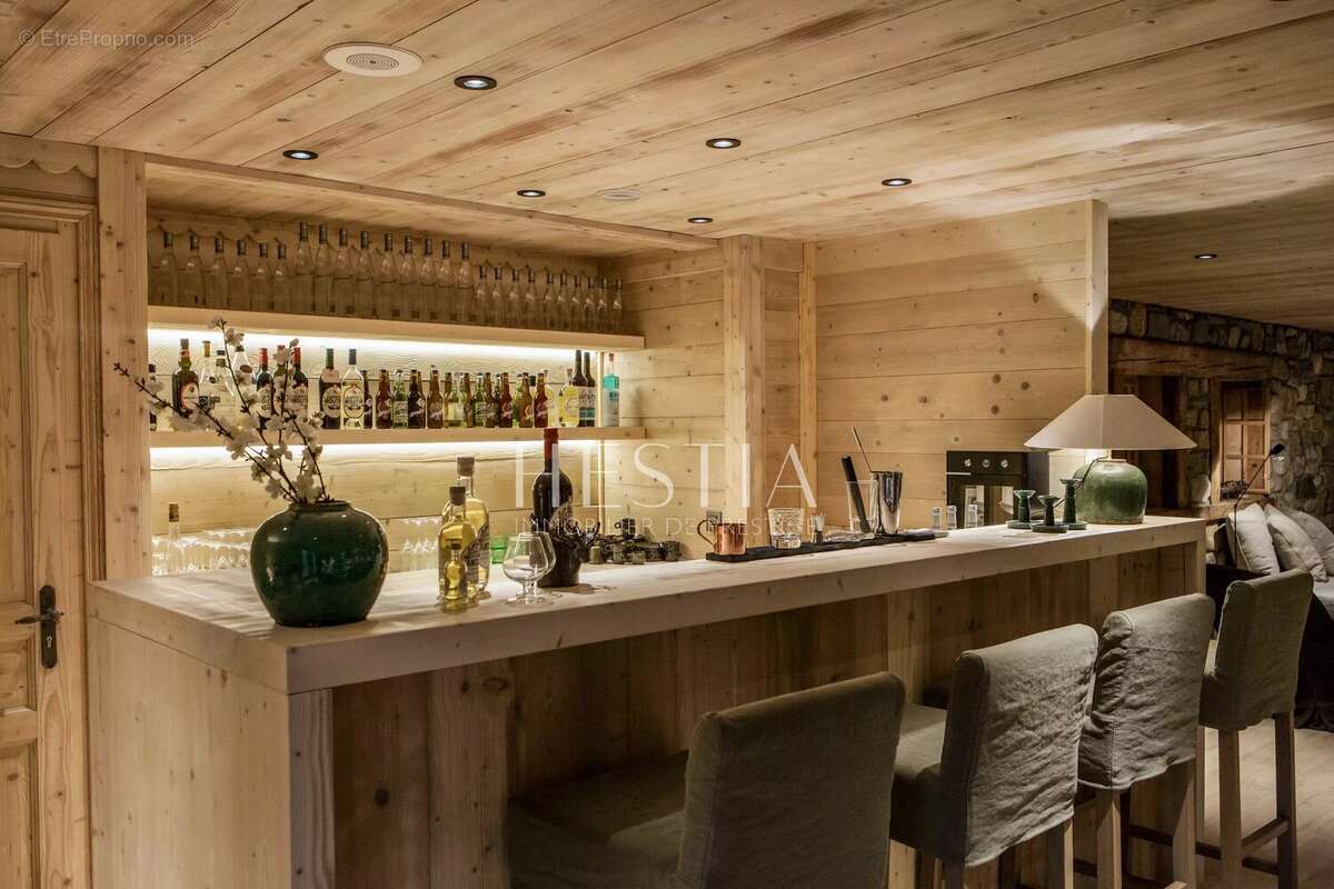 Commerce à COMBLOUX