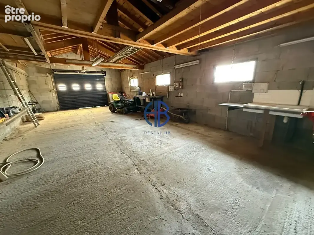 Grande maison à rénover, énorme potentiel - photo 16