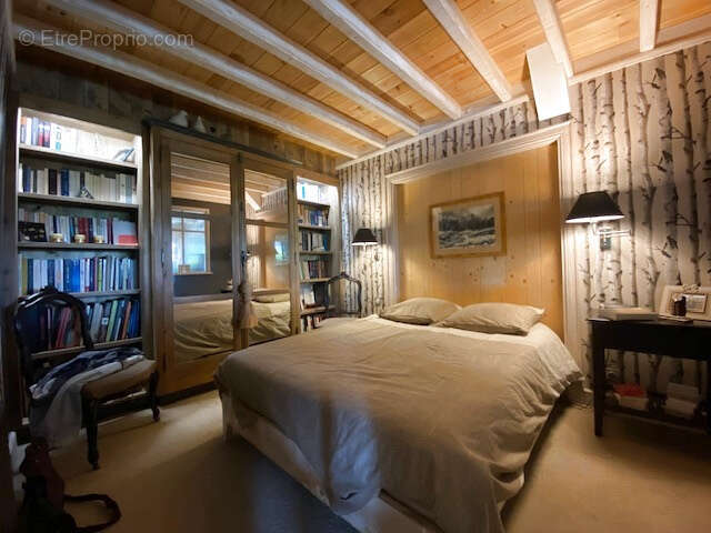 Commerce à HEROUVILLE-SAINT-CLAIR