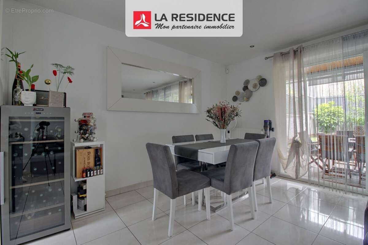 Maison à SARTROUVILLE