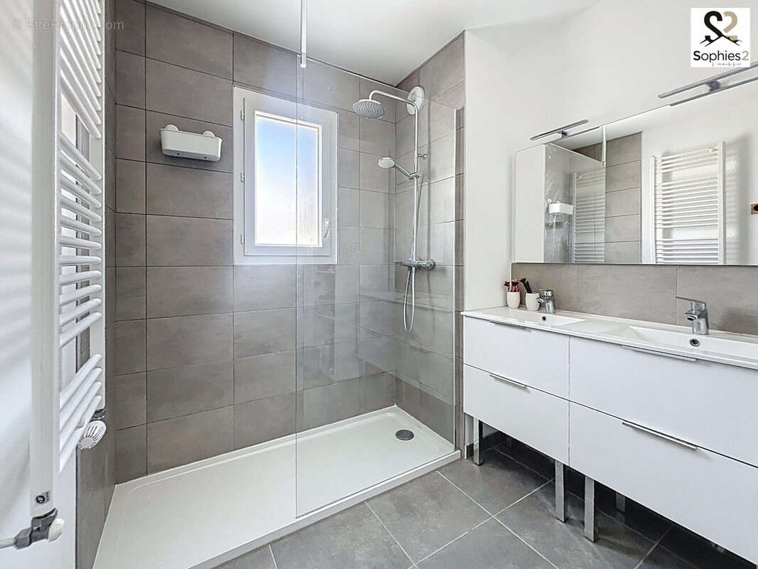 Appartement à VARCES-ALLIERES-ET-RISSET