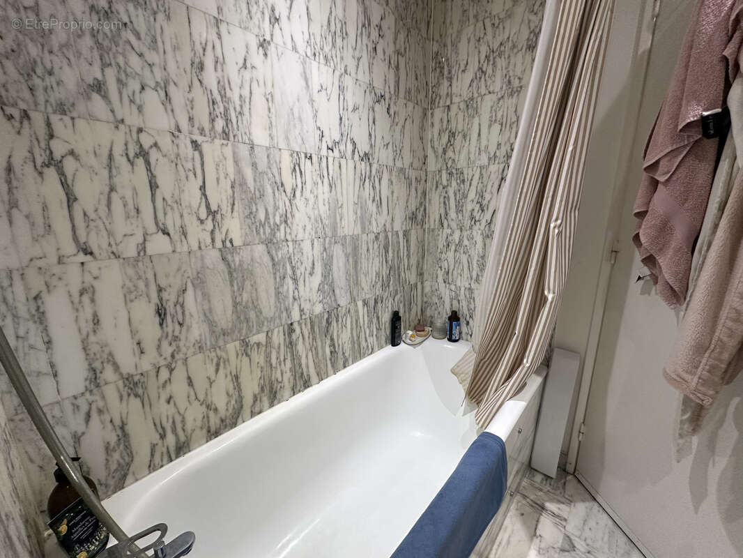 Appartement à MARSEILLE-7E