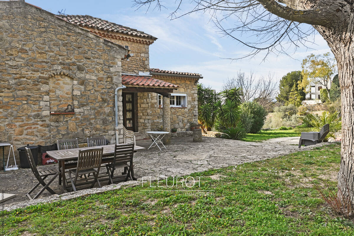 Maison à LE CASTELLET