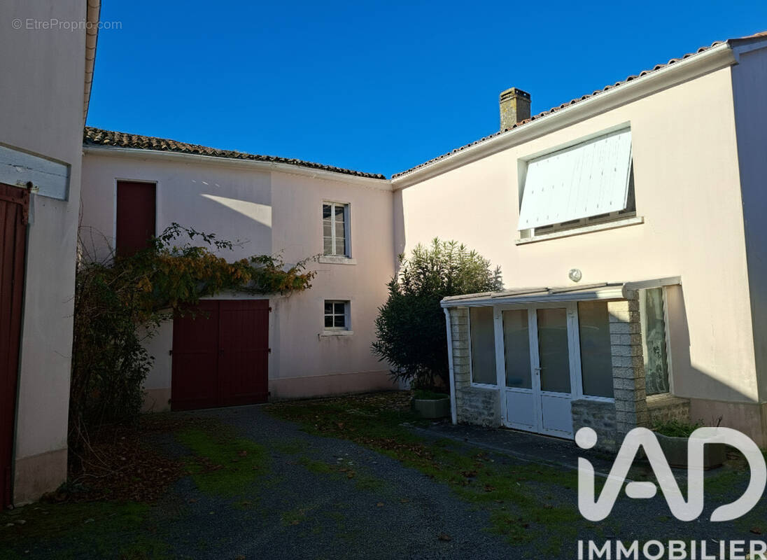 Photo 1 - Maison à SAINT-MICHEL-LE-CLOUCQ