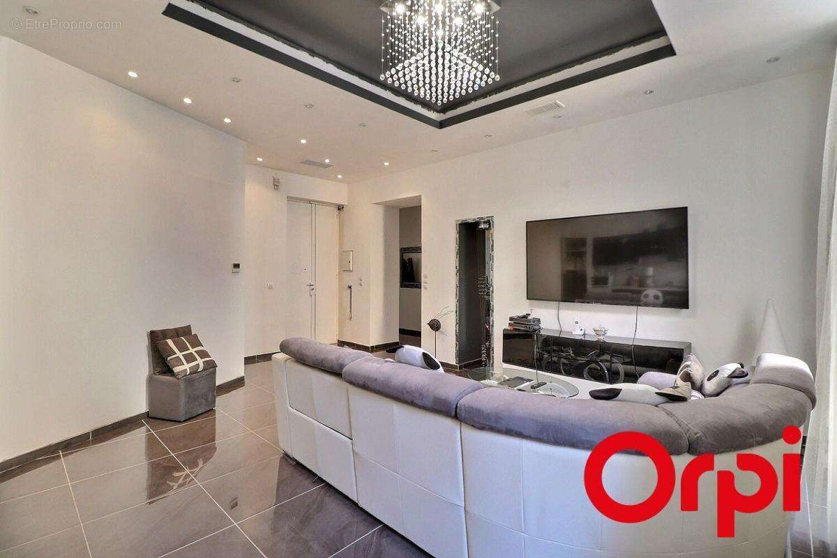 Appartement à MARSEILLE-7E