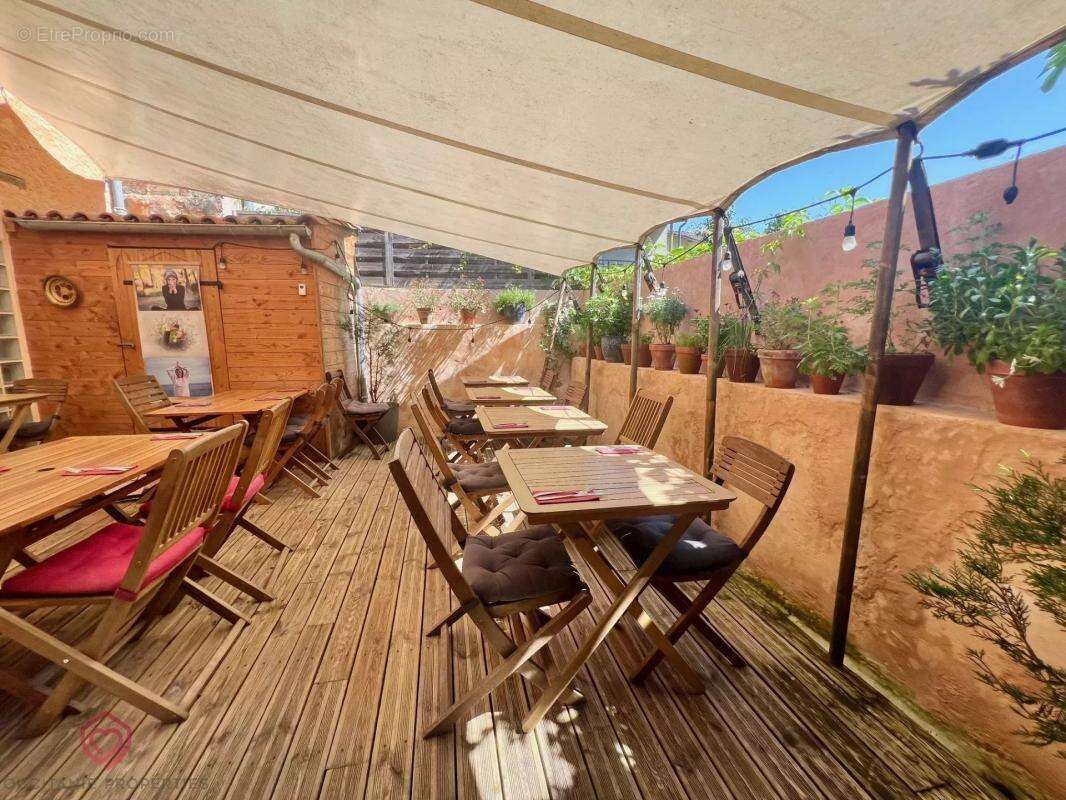 Commerce à LE MAS-D&#039;AZIL