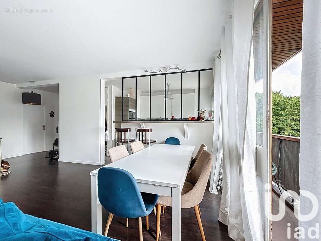 Photo 3 - Appartement à LA CELLE-SAINT-CLOUD