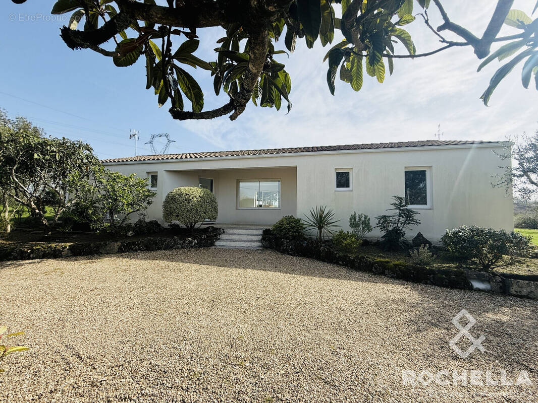 Maison à ASNIERES-LA-GIRAUD