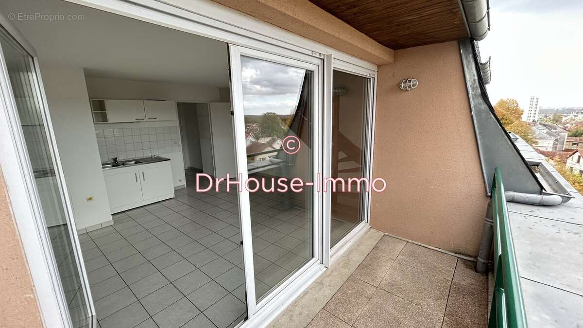 Appartement à DAMMARIE-LES-LYS