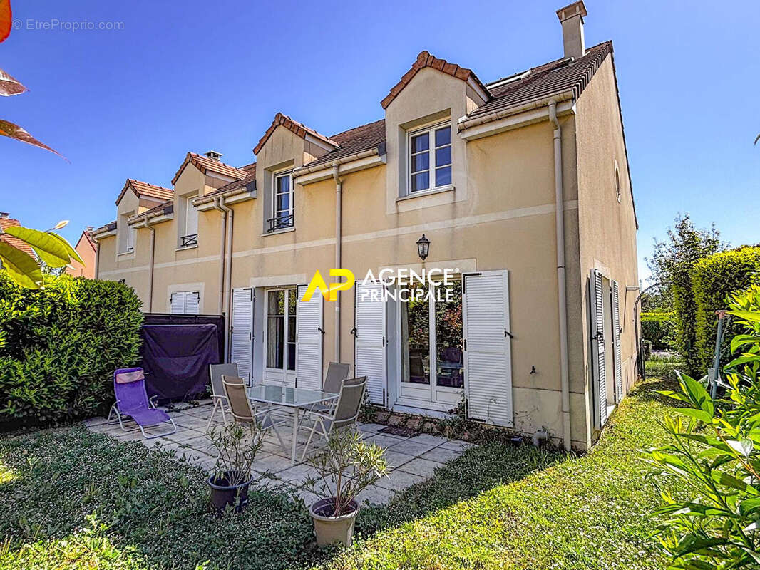 Maison à SARTROUVILLE