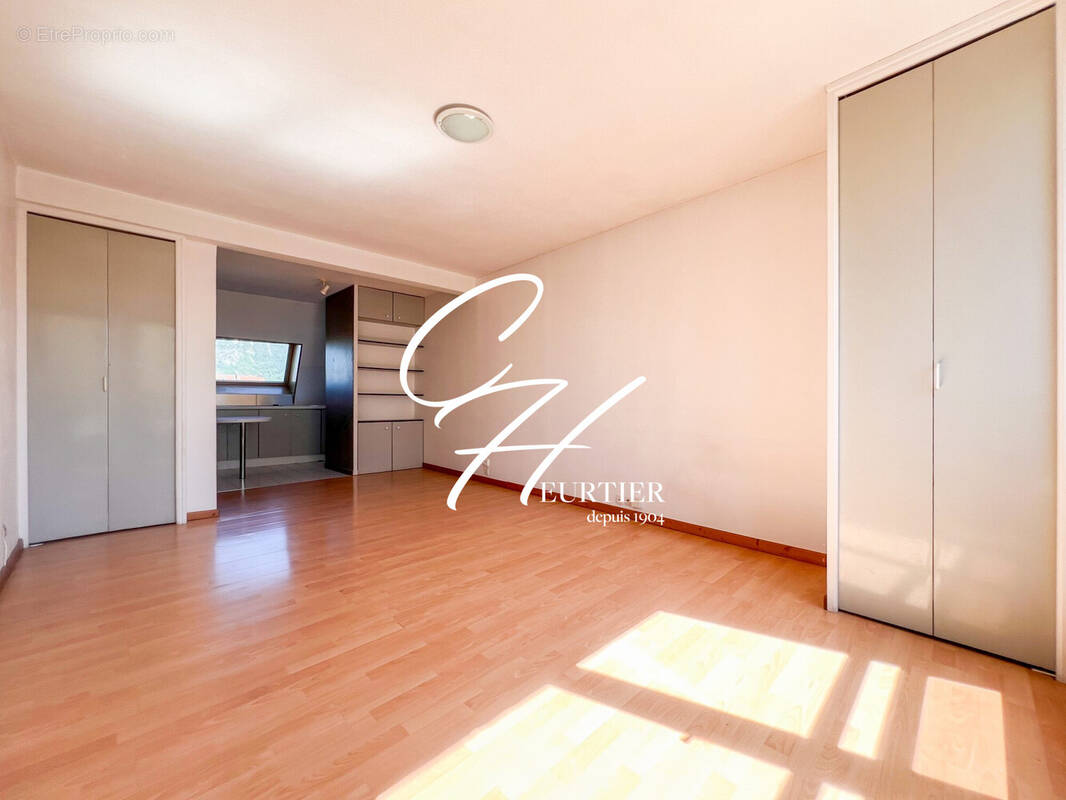 Appartement à FONTAINE