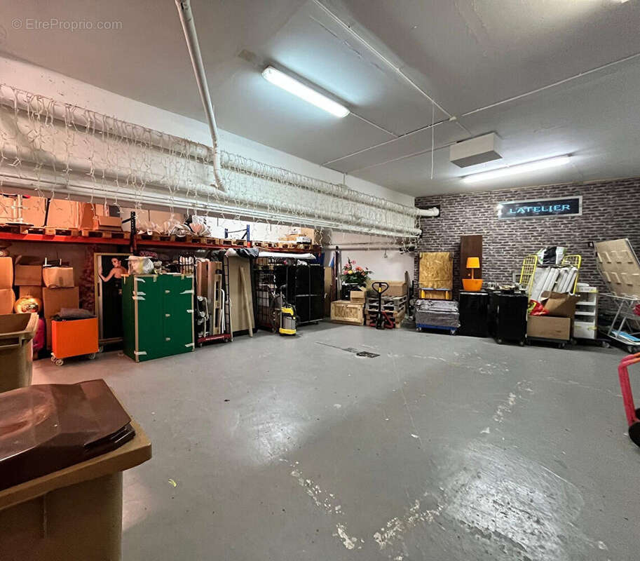 Commerce à COURBEVOIE