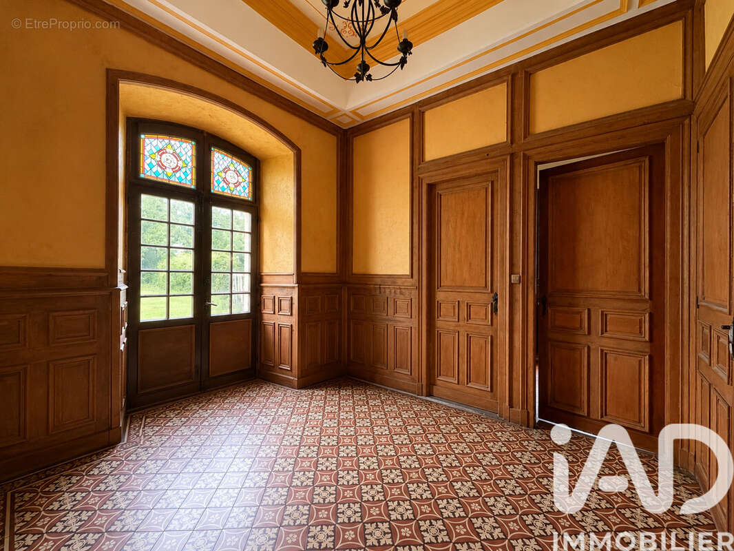 Photo 2 - Maison à YVRE-LE-POLIN