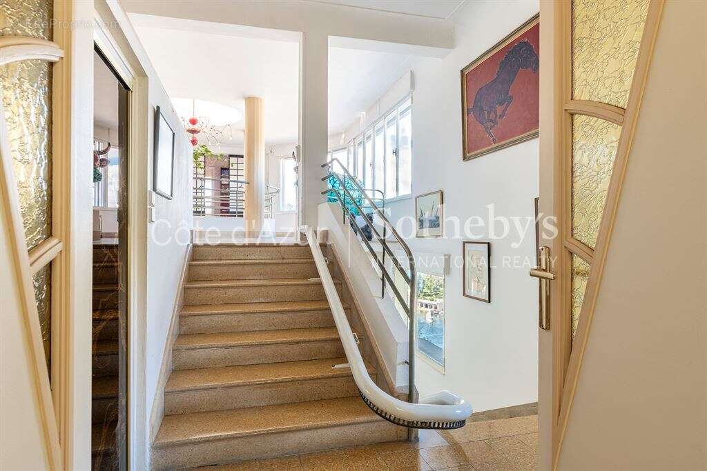 Villa Ligne Droite : Splendide villa Art Déco avec vue mer à vendre à Saint-Jean-Cap-Ferrat - photo 11