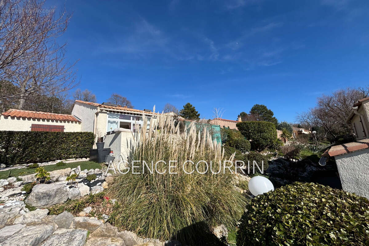 Maison à SAINT-VALLIER-DE-THIEY