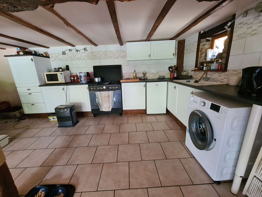 Maison à EYMOUTIERS