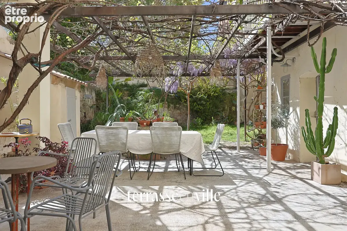 La ciotat   centre historique - grand duplex - t9 - 192 m2   5 ch - parcelle 350m2 - parking - 1 200 000€ - photo 5
