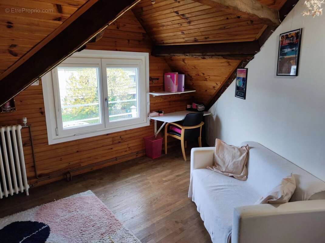 Maison à LES CLAYES-SOUS-BOIS