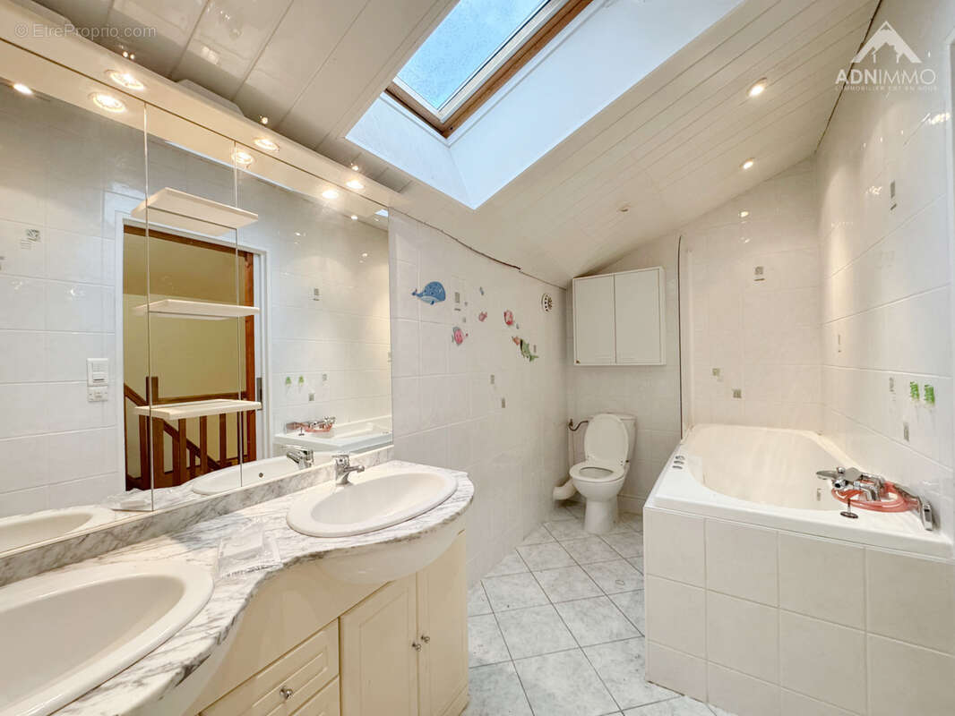 Appartement à SAINT-GENIS-POUILLY