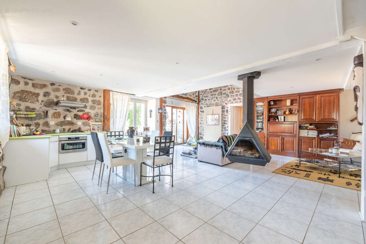 Maison à MONISTROL-D&#039;ALLIER