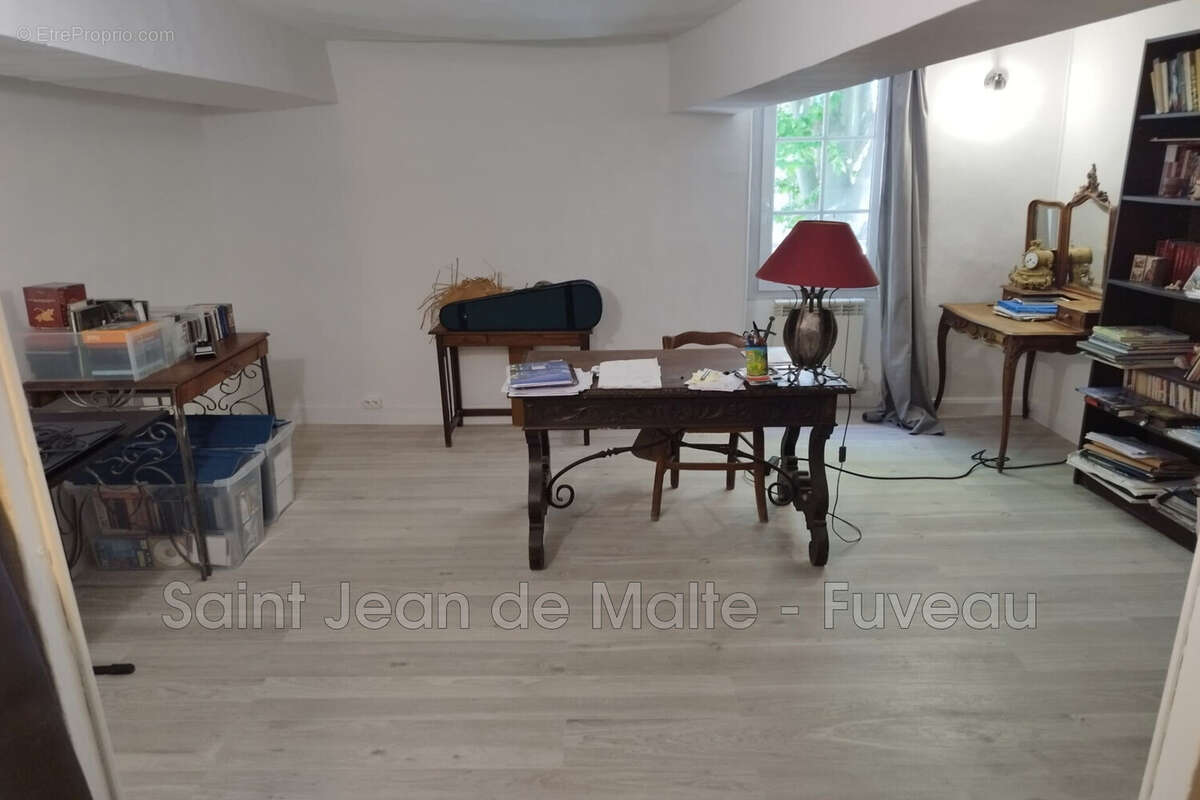 Appartement à SAINT-ZACHARIE
