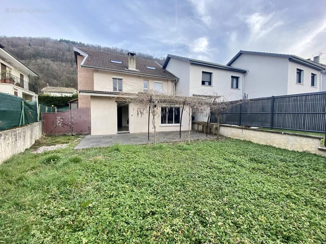 Maison à VILLARD-BONNOT