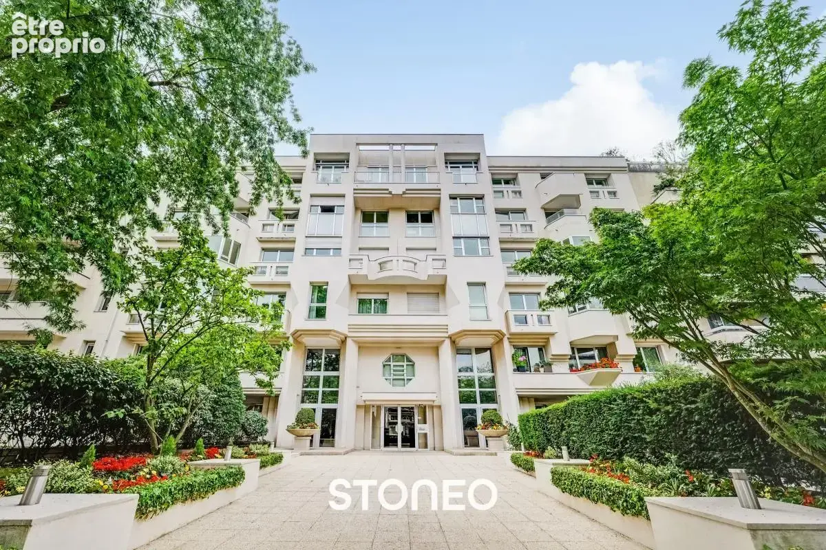 Appartement à NEUILLY-SUR-SEINE