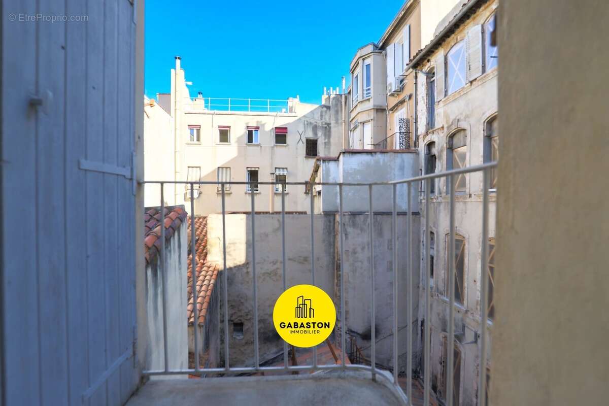 Appartement à MARSEILLE-1E