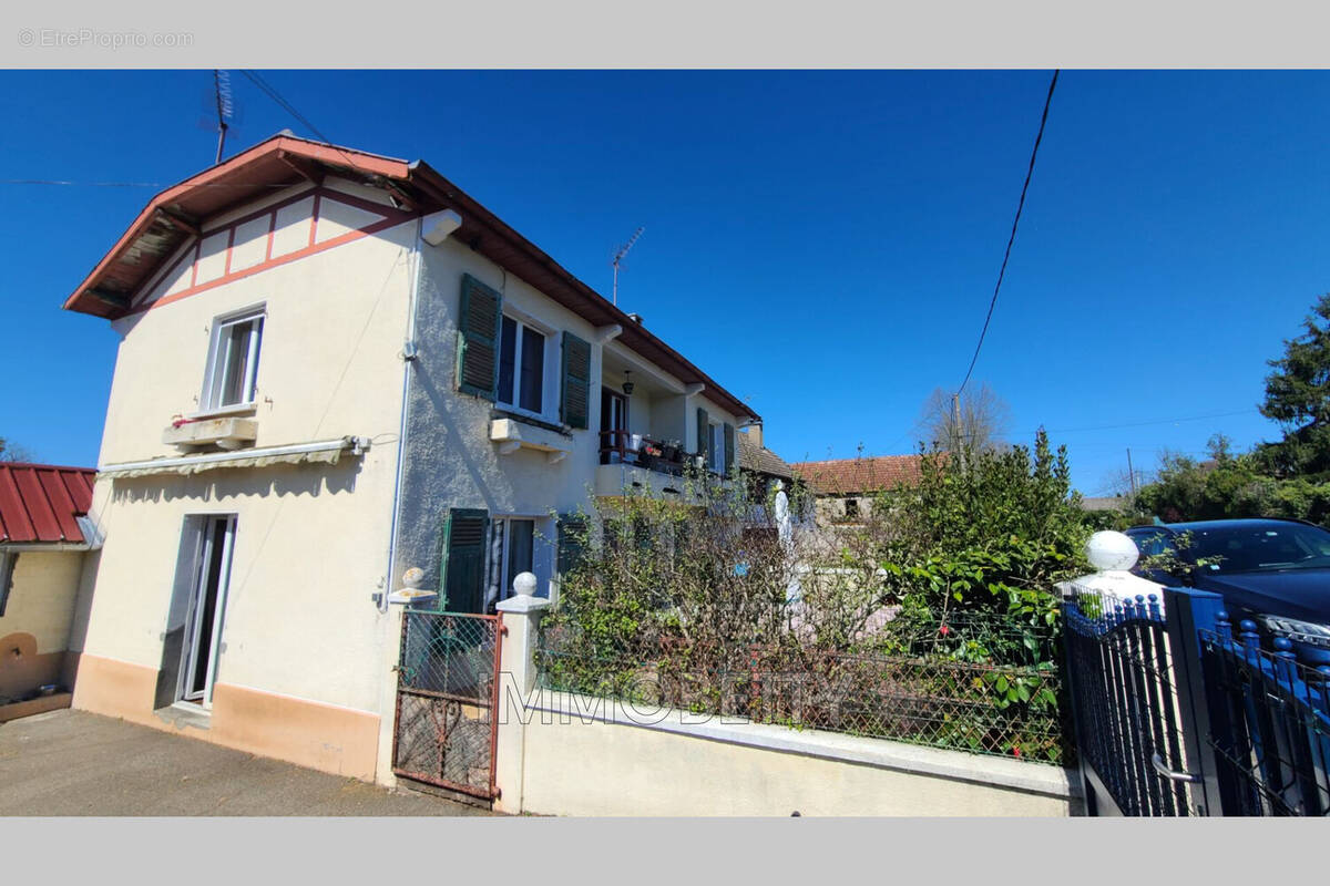 Maison à NAVAILLES-ANGOS