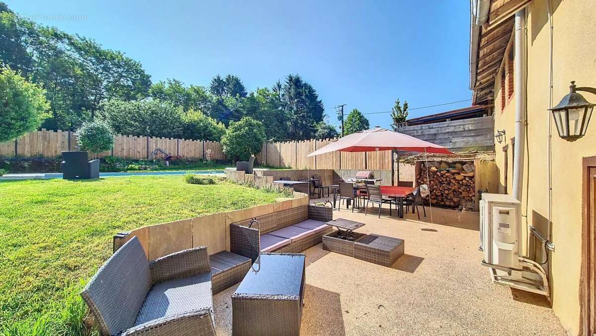 Maison à COMPREIGNAC