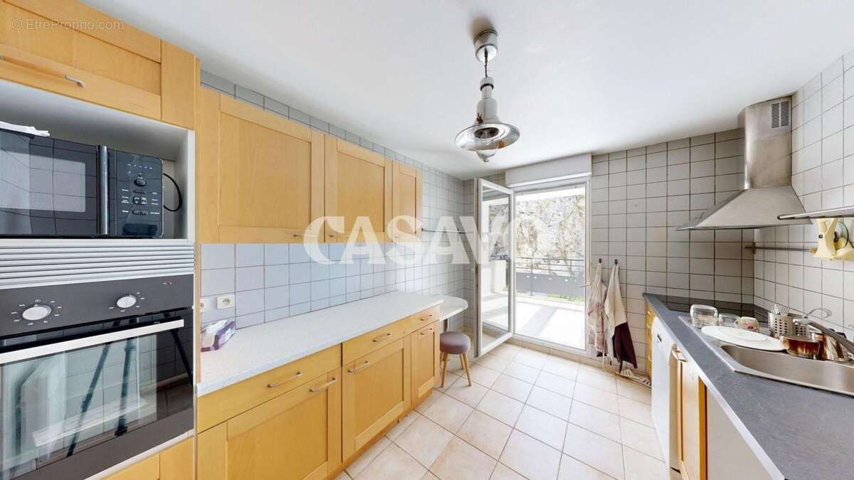 Appartement à MARSEILLE-6E
