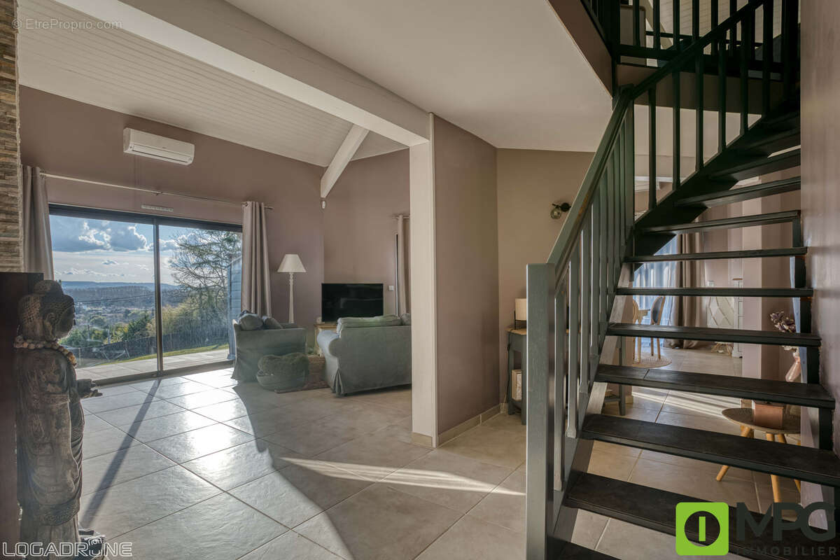 Villeneuve sur Lot villa T5 avec piscine et vue dominante - photo 10