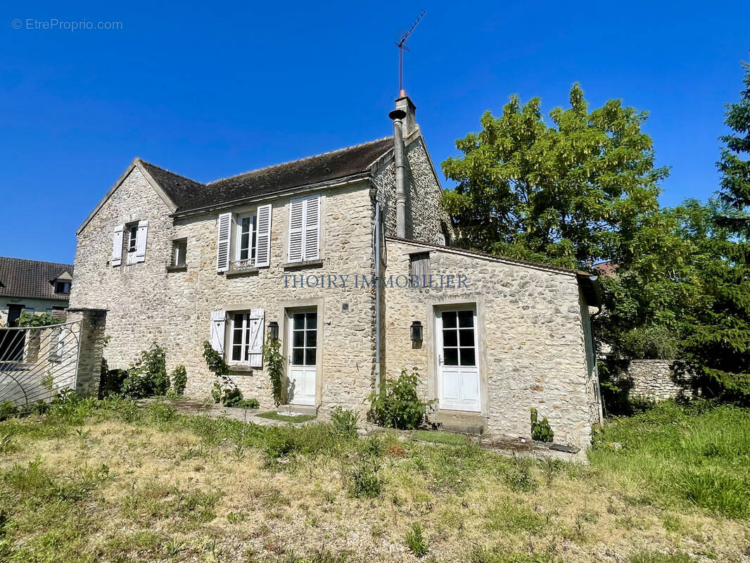 Maison à THOIRY