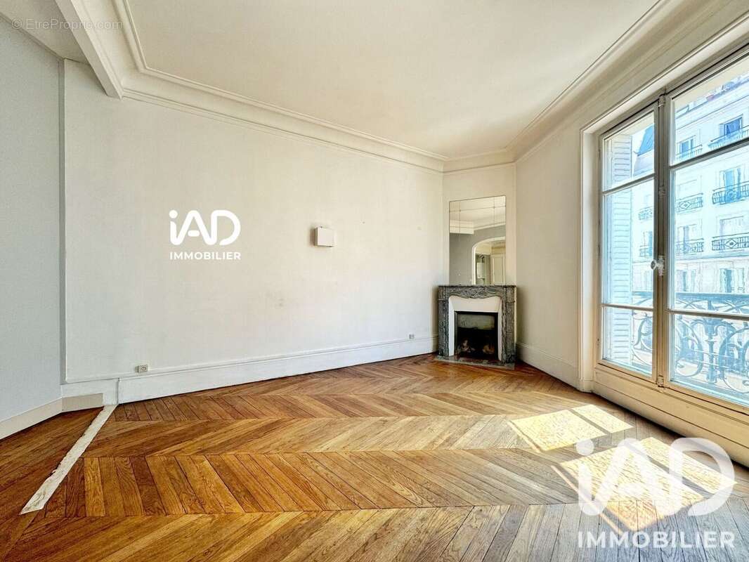 Appartement 76 m² à Paris-10e  - photo 5