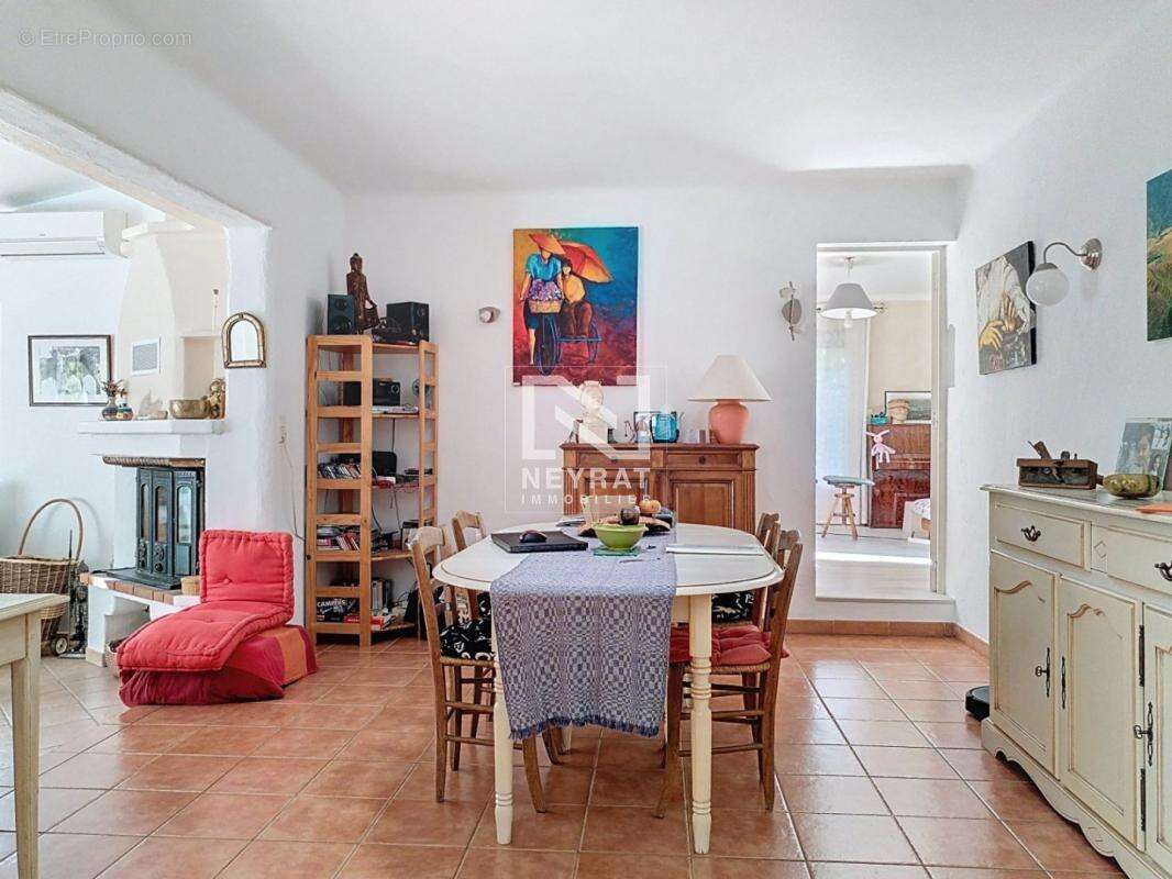 Fayence maison de plain-pied avec 3 chambres et dependances - photo 5