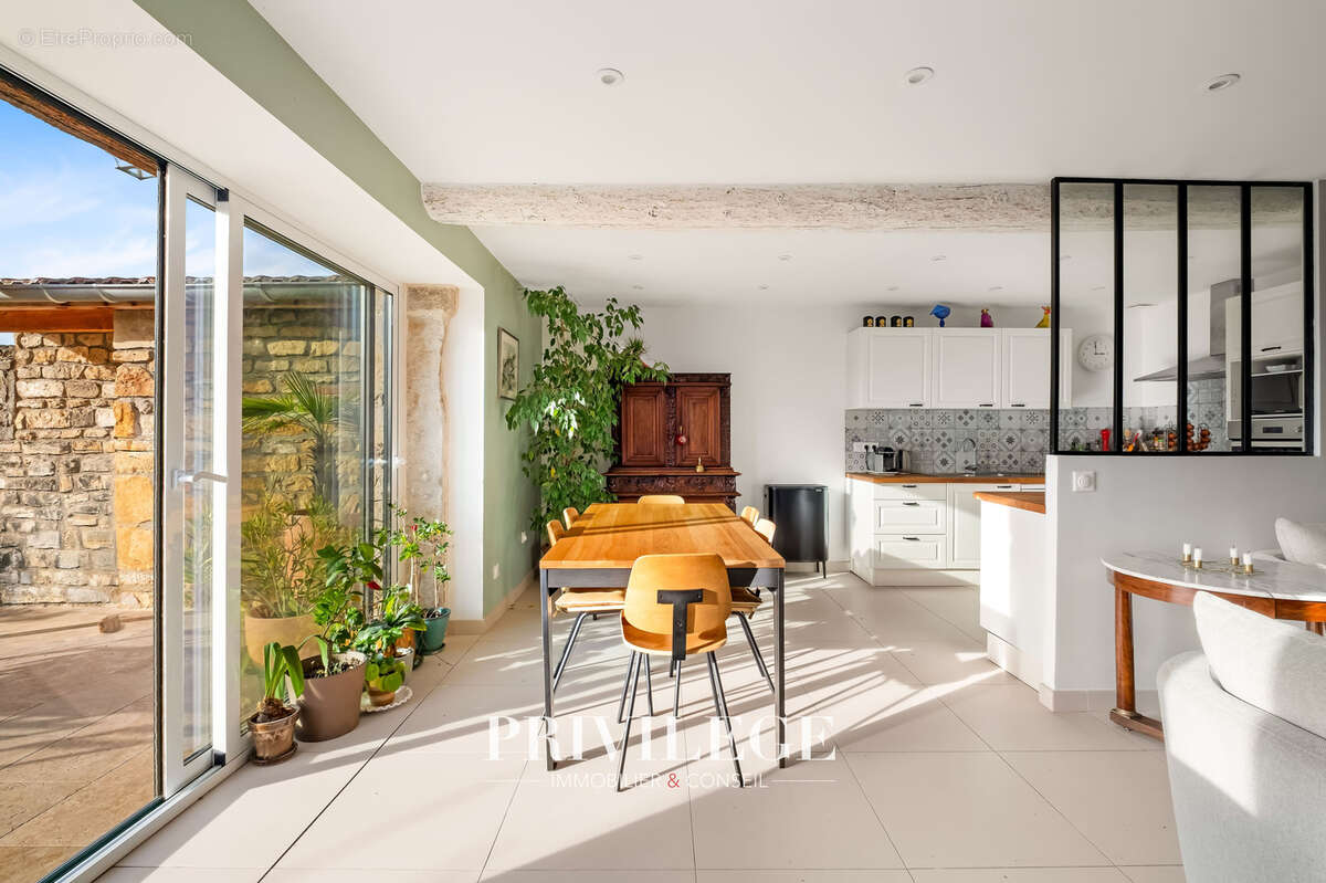 Maison à SAINT-DIDIER-AU-MONT-D'OR