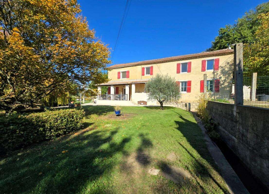 Maison à SAINT-JULIEN-DE-PEYROLAS