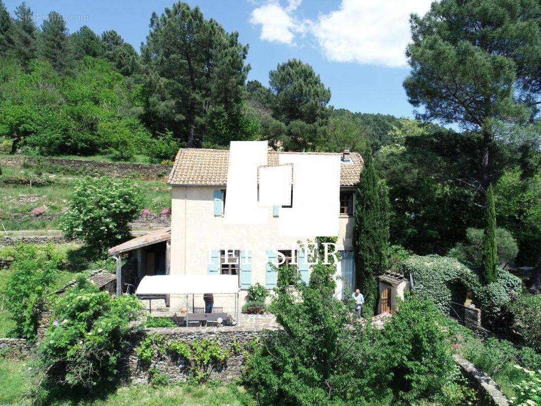 Maison à SAINT-MELANY