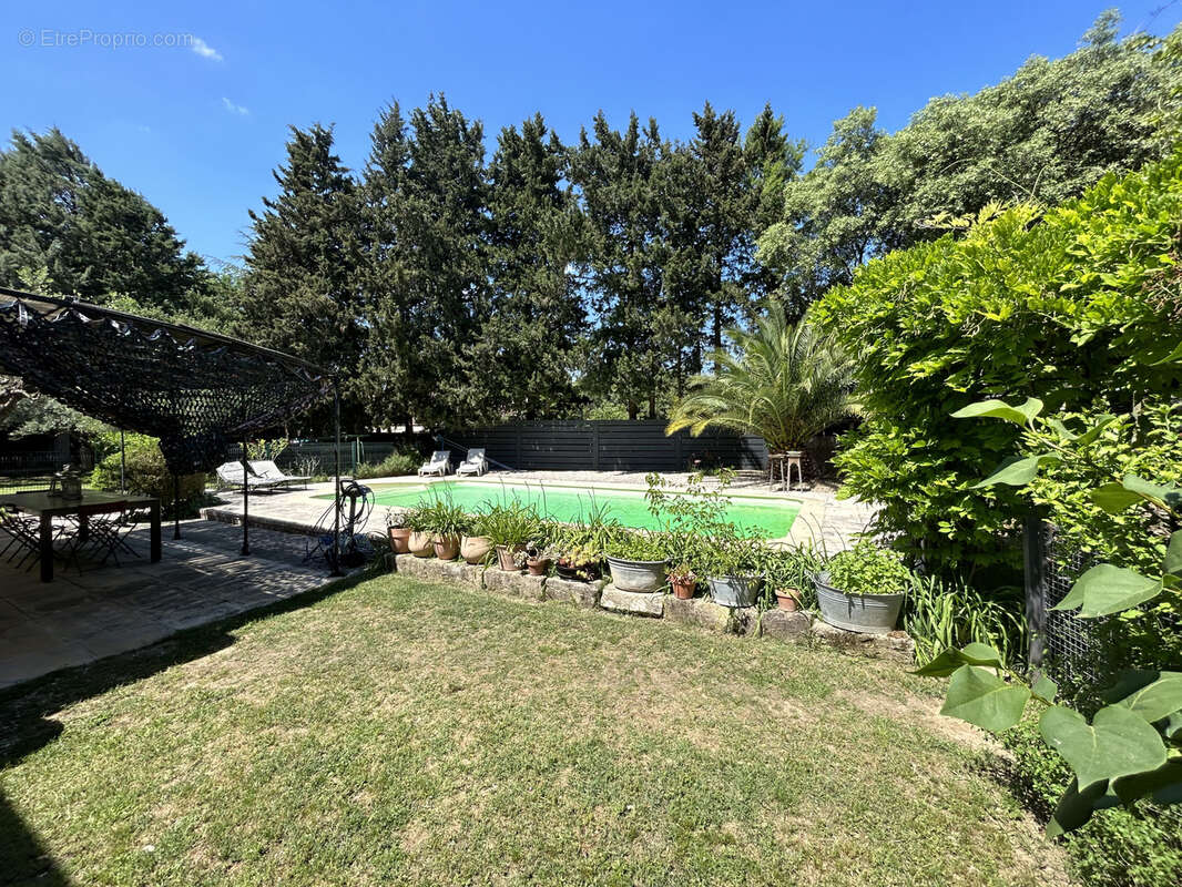 Maison à MONTAREN-ET-SAINT-MEDIERS