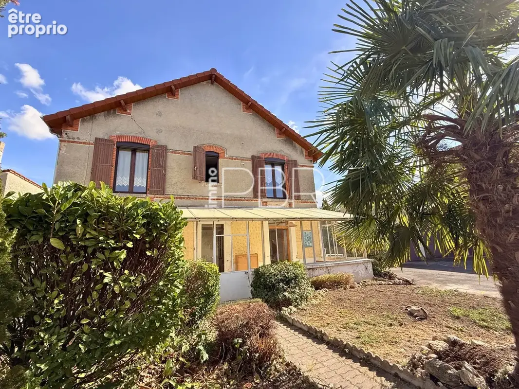 Maison ancienne T5 avec dépendances et garages - photo 10