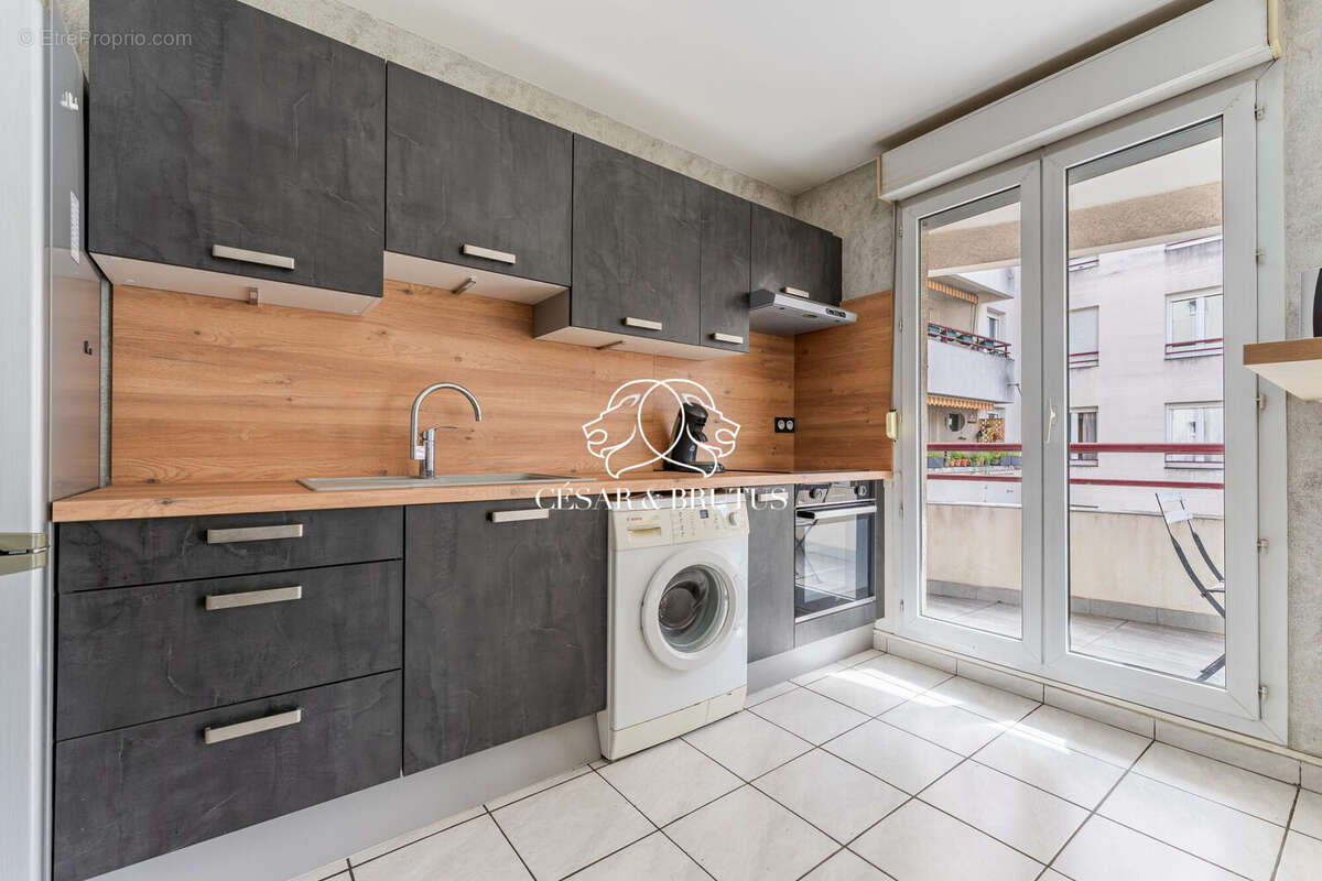 Appartement à LYON-9E