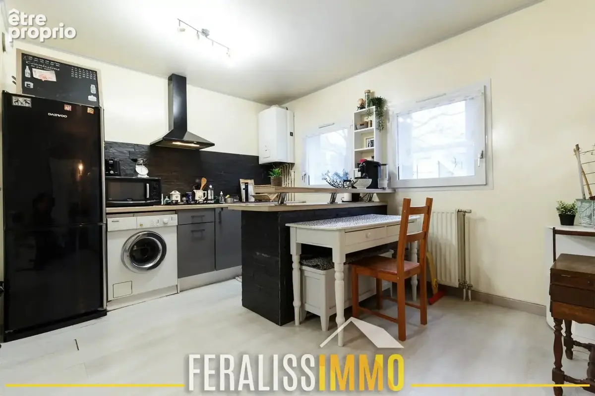 F2 chaleureux avec balcon idéalement situé ! - photo 10